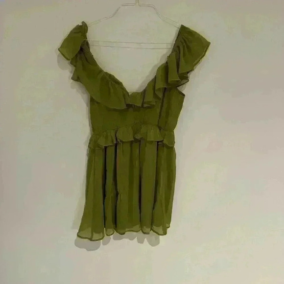 Abercrombie & Fitch Ruffle Neckline Green Dress Size Medium Like New - Picture 2 of 2
